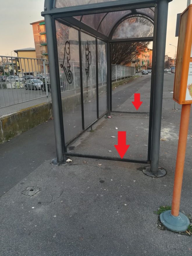 Sollecito sistemazione pensilina fermata autobus via Archimede